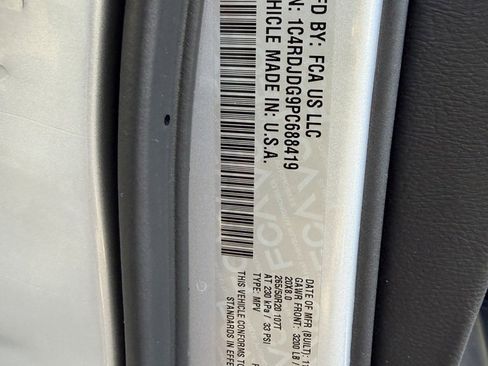 Used 2023 Dodge Durango GT image 31