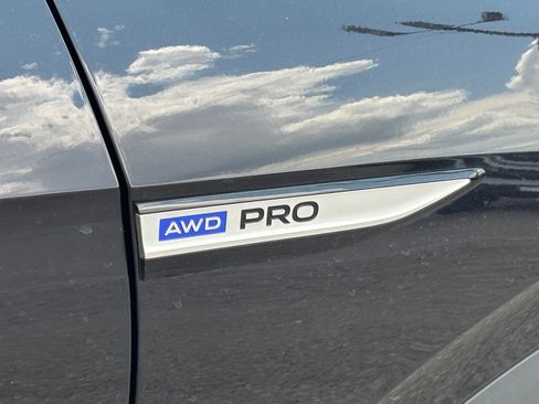 Used 2023 Volkswagen ID.4 Pro AWD/4WD image 6