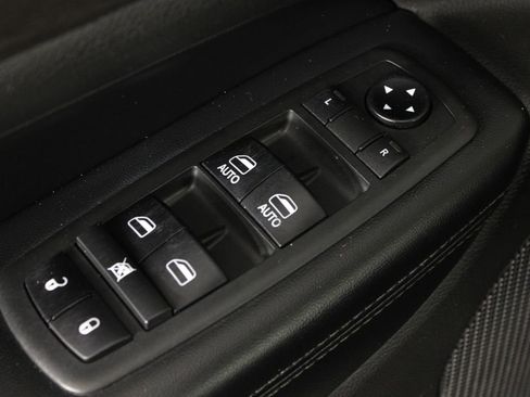 Used 2018 Jeep Grand Cherokee Laredo image 22