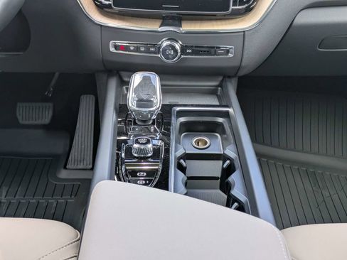 New 2026 Volvo XC60 B5 Core w/ Protection Package Premier AWD/4WD image 21