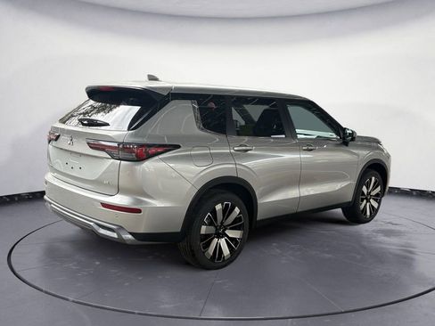 New 2026 Mitsubishi Outlander SE image 5