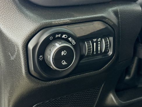 Used 2022 Jeep Gladiator Sport image 11