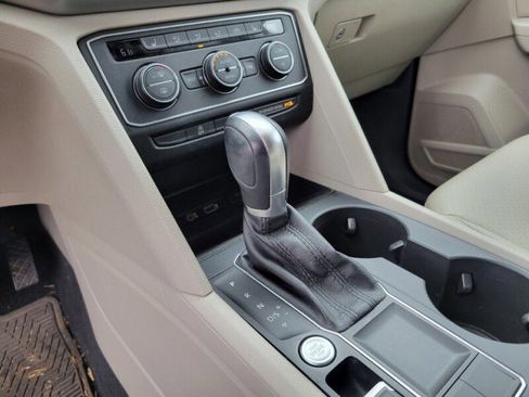 Used 2019 Volkswagen Atlas SE image 19