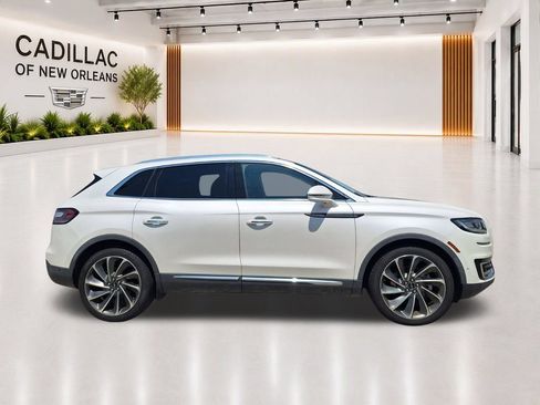 Used 2019 Lincoln Nautilus Reserve FWD image 2