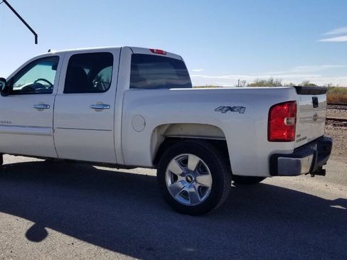 Used 2011 Chevrolet Silverado 1500 LTZ w/ LTZ White Diamond Edition image 4