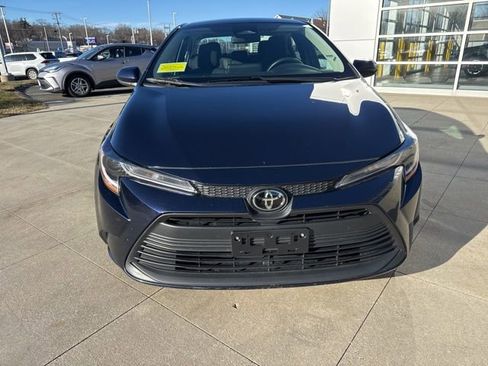 Used 2024 Toyota Corolla LE image 2