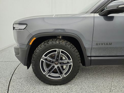 Used 2025 Rivian R1S Adventure Dual AWD/4WD image 17