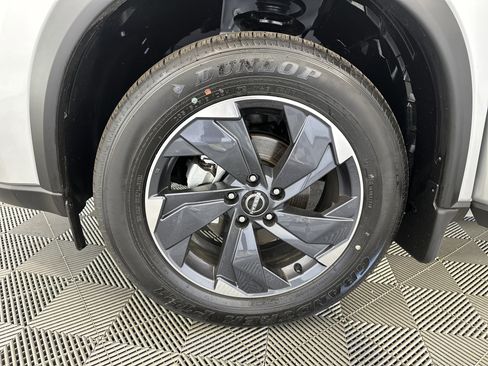 Certified 2025 Nissan Rogue SV image 13