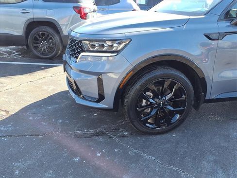 Used 2023 Kia Sorento SX image 27