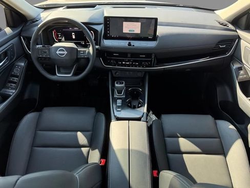 Certified 2025 Nissan Rogue SL w/ SL Premium Package FWD image 10