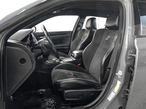 Used 2017 Chrysler 300 S w/ S Model Appearance Package RWD image 43