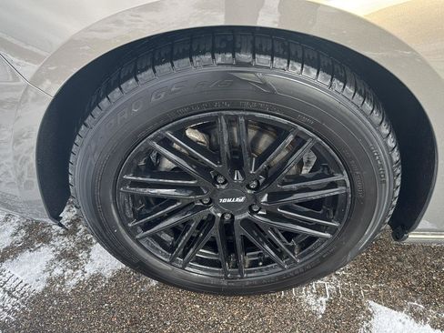 Used 2017 Chevrolet Malibu LT image 9