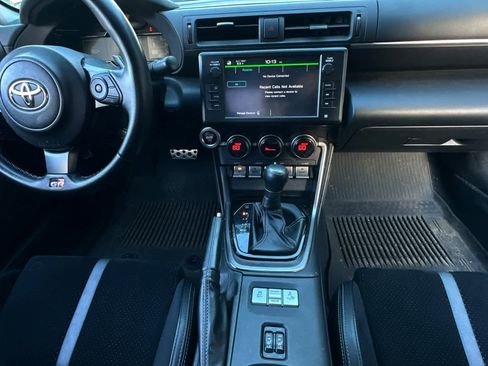 Used 2022 Toyota GR86 Premium image 4