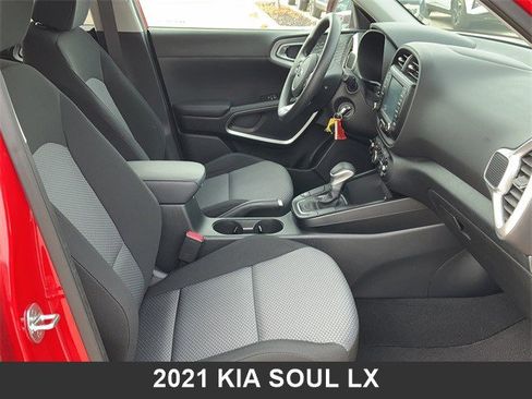 Used 2021 Kia Soul LX image 16