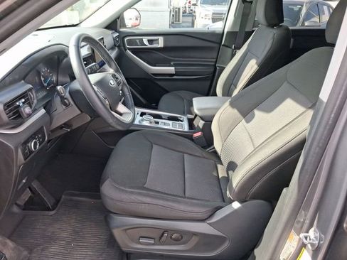 Used 2024 Ford Explorer XLT image 12