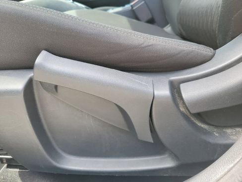 Used 2020 Nissan Rogue S FWD image 16