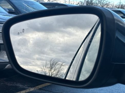 Used 2025 Ford Escape Platinum w/ Premium Technology Package image 39