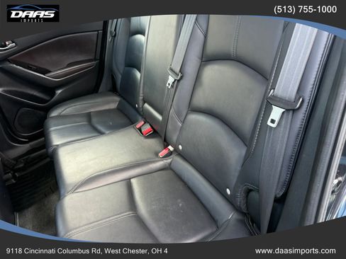 Used 2018 MAZDA MAZDA3 Touring FWD image 16