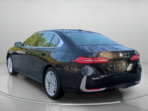 Used 2025 BMW 530i RWD image 21