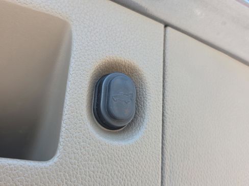 Used 2020 GMC Yukon XL SLT w/ Premium Edition image 17