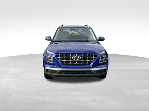 Used 2022 Hyundai Venue SEL image 2