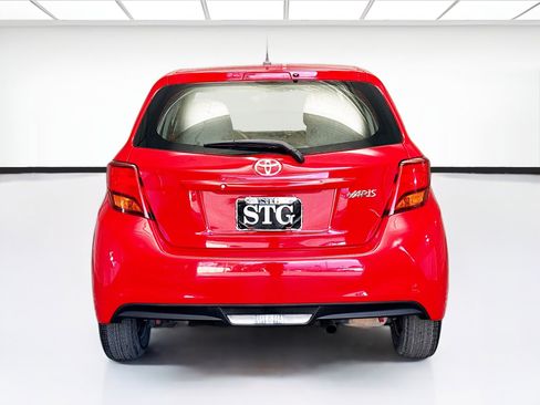 Used 2015 Toyota Yaris L image 5