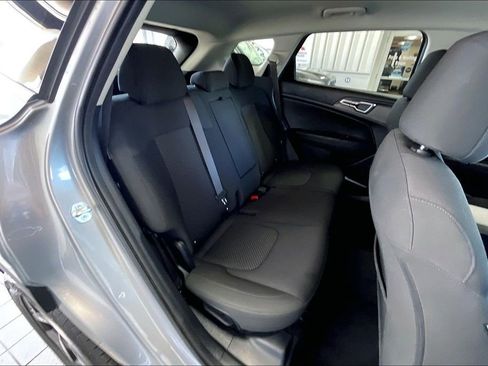 Used 2024 Kia Sportage LX image 16