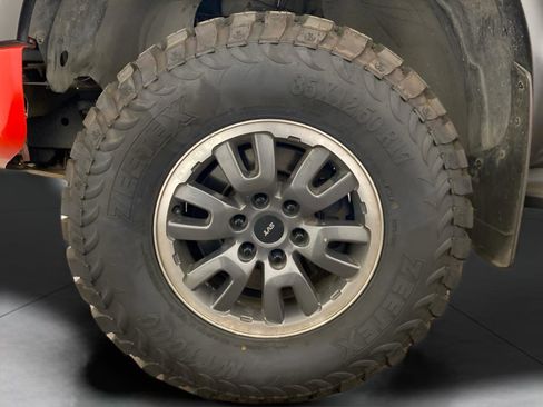 Used 2010 Ford F150 Raptor image 20