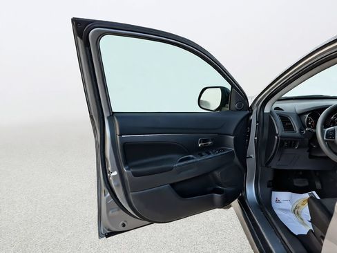 Used 2022 Mitsubishi Outlander Sport ES FWD image 22