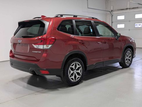 Used 2023 Subaru Forester Premium image 8