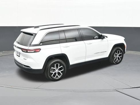 Used 2024 Jeep Grand Cherokee Limited w/ Trailer Tow Package AWD/4WD image 61