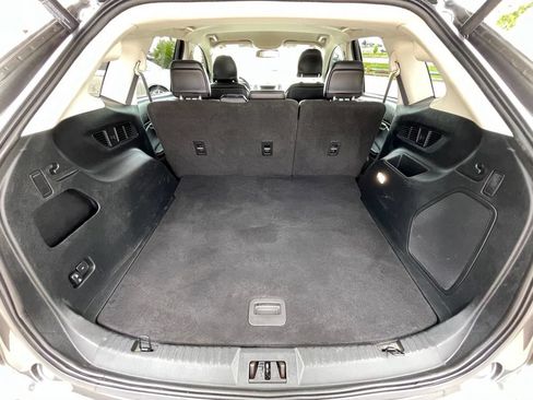 Used 2019 Ford Edge Titanium FWD image 32