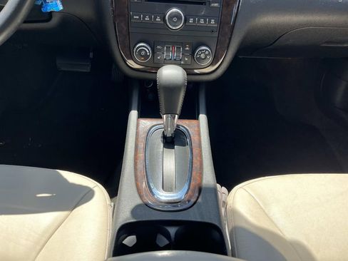 Used 2012 Chevrolet Impala LTZ FWD image 15