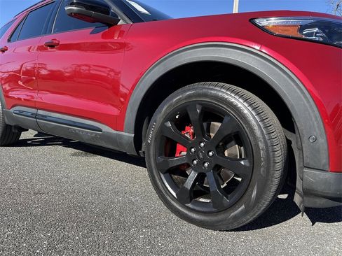 Used 2022 Ford Explorer ST w/ Equipment Group 401A image 9