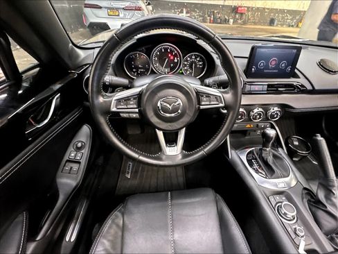 Used 2022 MAZDA MX-5 Miata Grand Touring w/ Weather Package RWD image 8