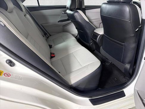 Used 2017 Toyota Camry SE FWD image 15