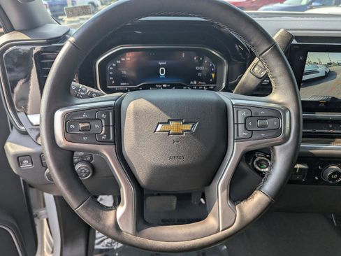 Used 2025 Chevrolet Silverado 2500 LT w/ Convenience Package AWD/4WD image 17
