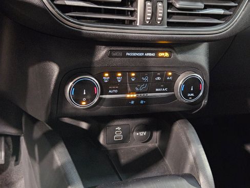 Used 2025 Ford Escape Active AWD/4WD image 31