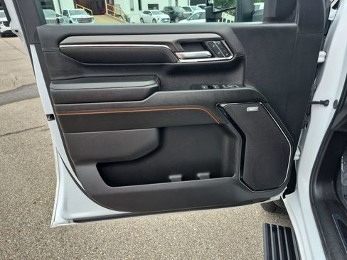 Used 2024 GMC Sierra 2500 AT4 w/ AT4 Premium Plus Package AWD/4WD image 23