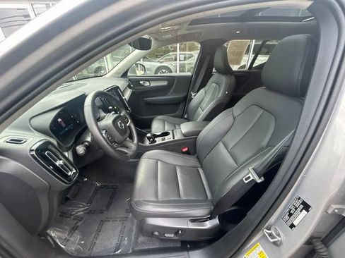 Used 2025 Volvo XC40 B5 Core AWD/4WD image 22
