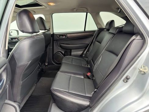 Used 2017 Subaru Outback 2.5i Limited AWD/4WD image 21