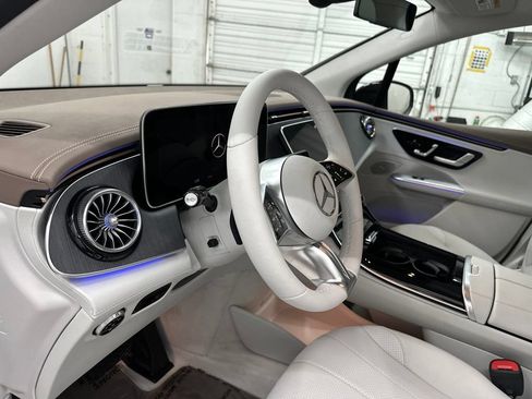 New 2026 Mercedes-Benz EQE 320 4MATIC SUV image 12