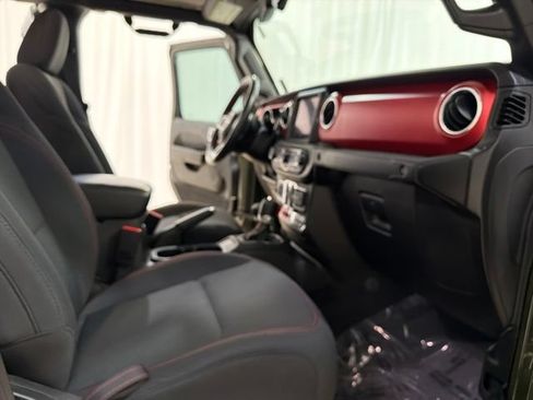 Used 2022 Jeep Gladiator Rubicon w/ Cold Weather Group AWD/4WD image 26