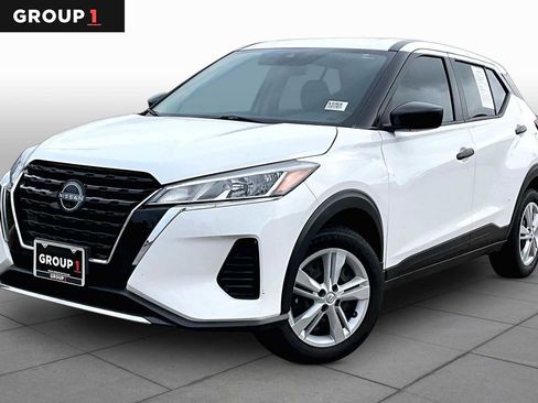 Used 2024 Nissan Kicks S FWD image 1