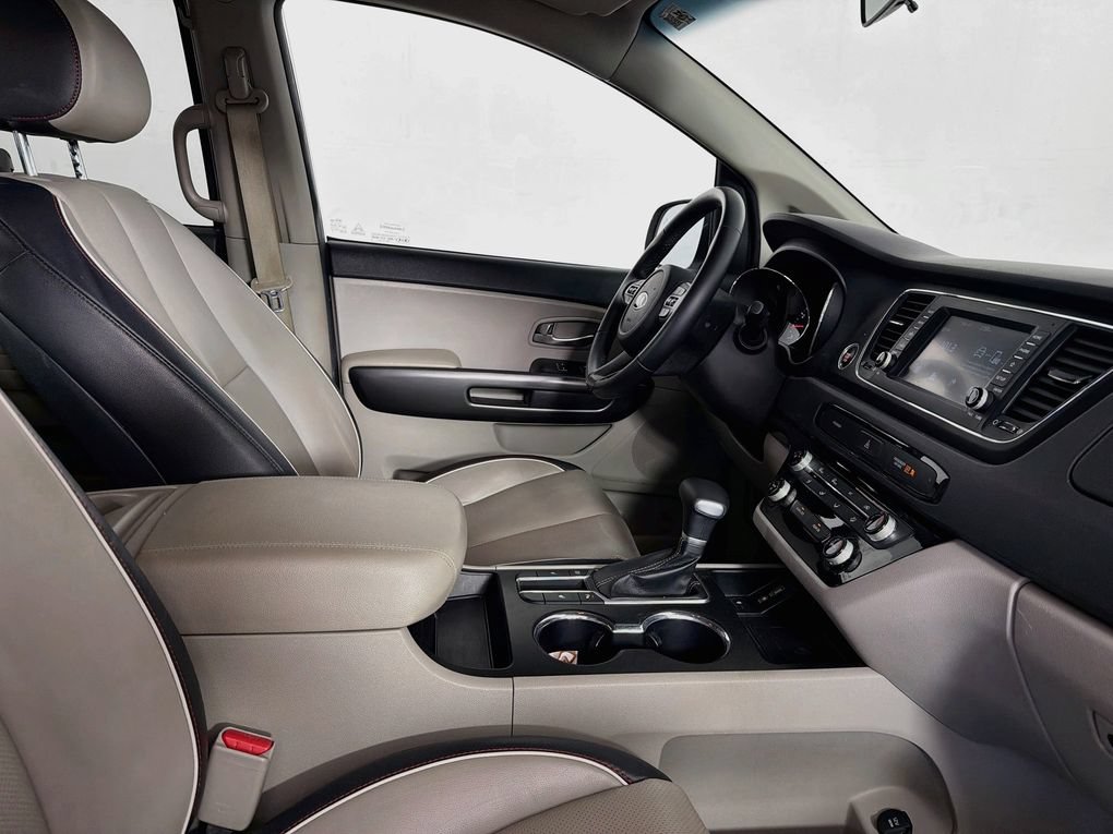 Used 2021 Kia Sedona EX FWD image 32