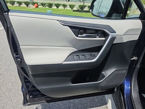 Used 2019 Toyota RAV4 XLE FWD image 16