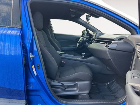 Used 2018 Toyota C-HR XLE image 10