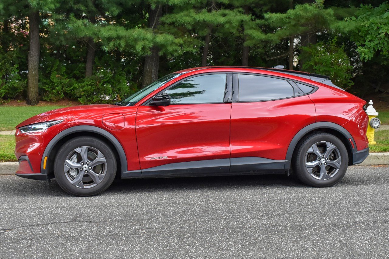 Used 2023 Ford Mustang Mach-E Select AWD/4WD image 4
