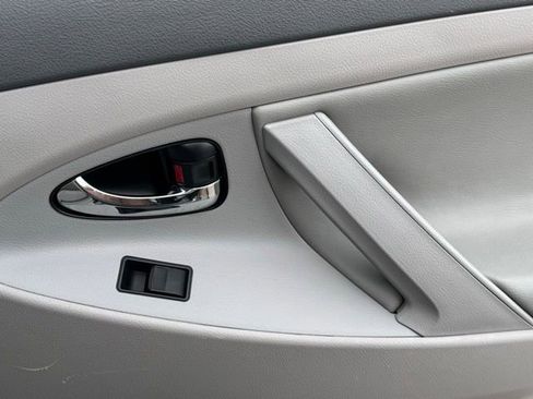 Used 2009 Toyota Camry LE image 21