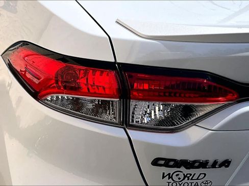 Used 2025 Toyota Corolla SE FWD image 29